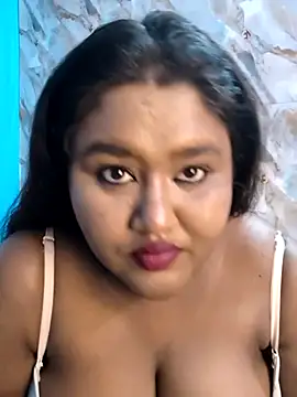 Snapshot of horny_diana chatting on April 23, 2026, 5:25 pm horny diana online show from April 23, 2026, 5:25 pm