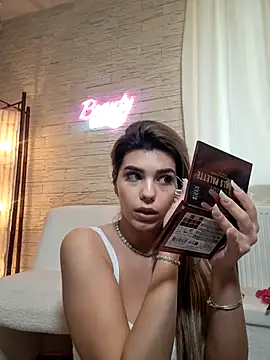 Bella Posh online show from February 1, 2026, 7:17 am