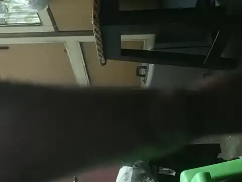 Snapshot of longsexji chatting on October 14, 2025, 5:46 pm longsexji online show from October 14, 2025, 5:46 pm