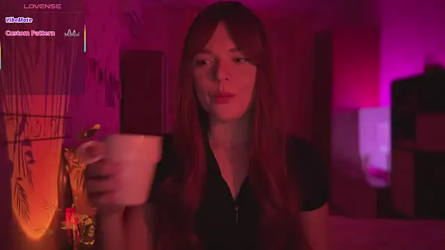 Snapshot of CherryRed_Girl chatting on March 18, 2026, 10:43 pm CherryRed Girl online show from March 18, 2026, 10:43 pm