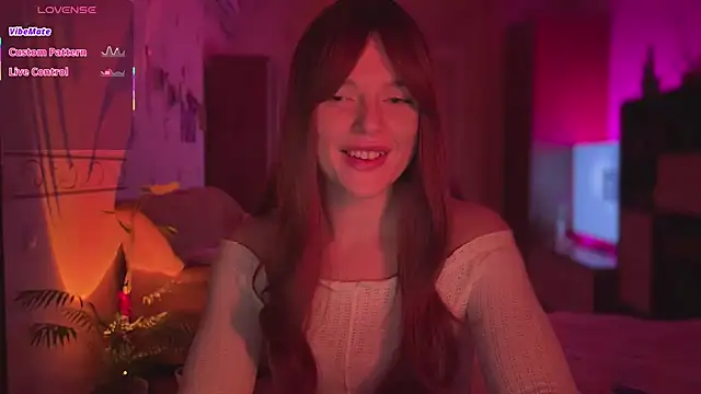 Snapshot of CherryRed_Girl chatting on April 10, 2026, 9:44 pm CherryRed Girl online show from April 10, 2026, 9:44 pm