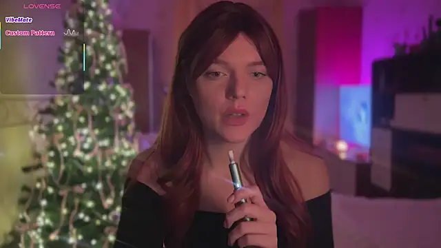 CherryRed Girl online show from January 13, 2026, 11:52 pm