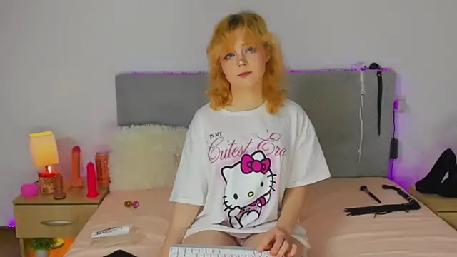 Snapshot of EmilyAngells chatting on November 22, 2025, 1:10 pm EmilyAngells online show from November 22, 2025, 1:10 pm