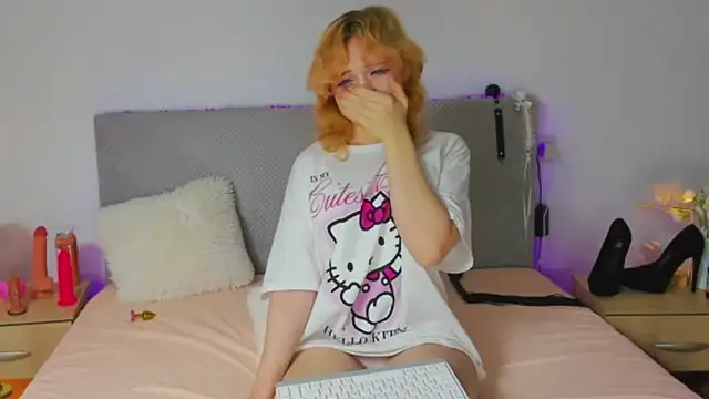 Snapshot of EmilyAngells chatting on November 23, 2025, 8:35 am EmilyAngells online show from November 23, 2025, 8:35 am