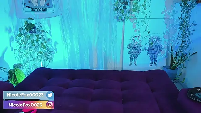 NicoleFox23  online show from April 8, 2026, 11:17 pm