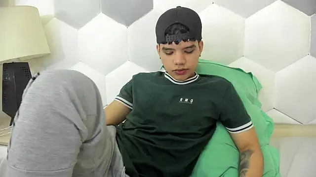 Axel Forte online show from October 22, 2025, 1:43 pm