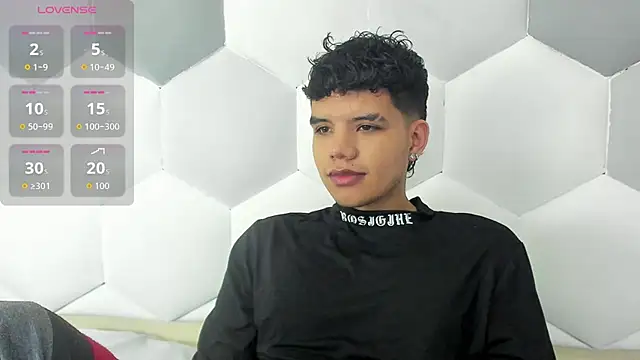 Snapshot of Axel_Forte chatting on September 19, 2025, 12:53 pm Axel Forte online show from September 19, 2025, 12:53 pm