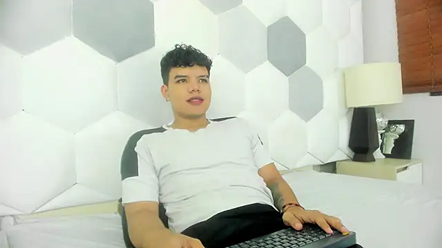 Snapshot of Axel_Forte chatting on March 31, 2026, 1:35 pm Axel Forte online show from March 31, 2026, 1:35 pm