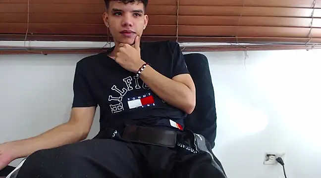 Snapshot of Axel_Forte chatting on March 22, 2025, 12:35 pm Axel Forte online show from March 22, 2025, 12:35 pm