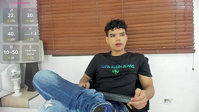Snapshot of Axel_Forte chatting on September 23, 2025, 12:34 pm Axel Forte online show from September 23, 2025, 12:34 pm