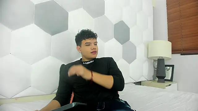 Snapshot of Axel_Forte chatting on April 15, 2026, 1:26 pm Axel Forte online show from April 15, 2026, 1:26 pm