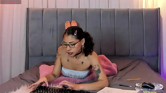 Snapshot of nanii_velvett chatting on February 25, 2025, 3:53 pm nanii velvett online show from February 25, 2025, 3:53 pm