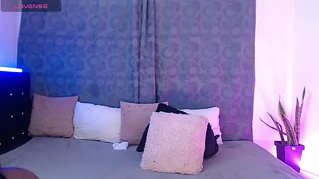 Snapshot of Lauryn_lee chatting on April 22, 2026, 12:06 am Lauryn lee online show from April 22, 2026, 12:06 am