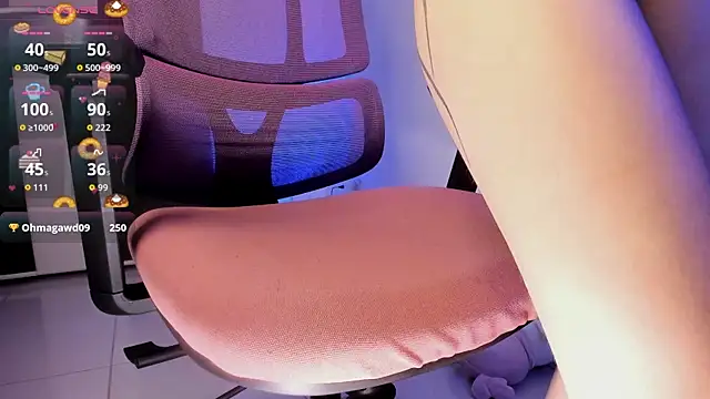 MiaWilsson  online show from October 3, 2025, 12:47 am