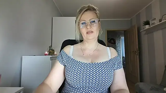 Snapshot of DianaLive chatting on February 26, 2026, 9:20 am DianaLive online show from February 26, 2026, 9:20 am