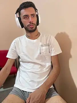 Snapshot of iendriw chatting on March 13, 2025, 10:32 pm iendriw online show from March 13, 2025, 10:32 pm