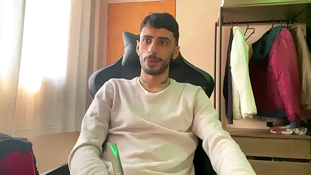 Snapshot of iendriw chatting on September 10, 2025, 4:28 pm iendriw online show from September 10, 2025, 4:28 pm