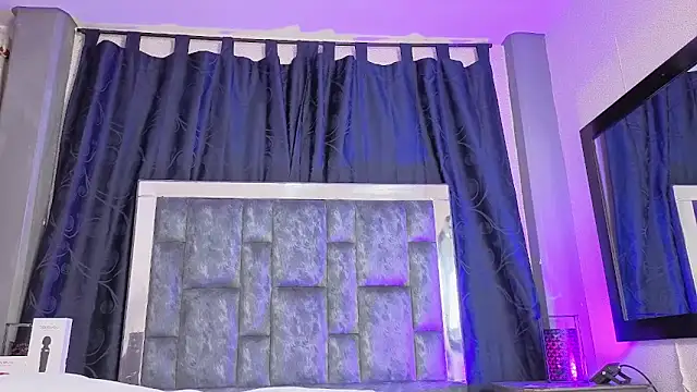 Effie cooper online show from November 24, 2025, 7:36 pm