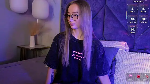 VictoriaLights online show from February 13, 2026, 6:13 am