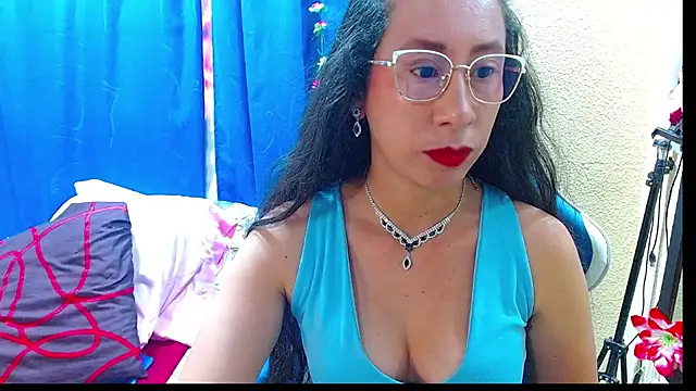 Gia leinn online show from July 10, 2026, 3:12 pm