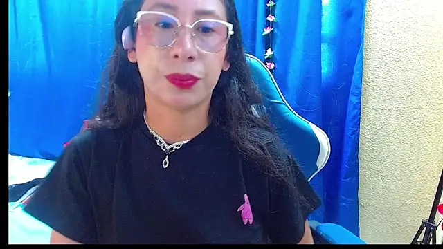 Gia leinn online show from June 29, 2026, 9:03 pm