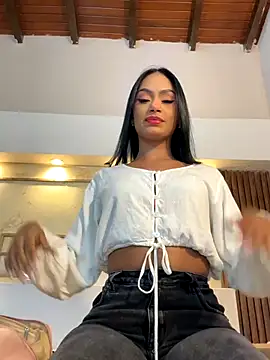 Snapshot of ChloeMoon9 chatting on September 19, 2025, 11:25 am ChloeMoon9 online show from September 19, 2025, 11:25 am