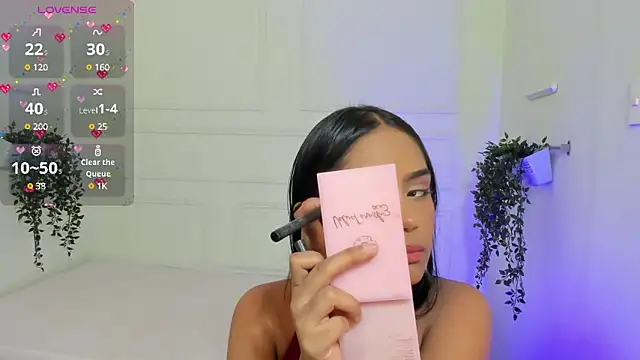 Snapshot of ChloeMoon9 chatting on March 16, 2025, 12:00 pm ChloeMoon9 online show from March 16, 2025, 12:00 pm