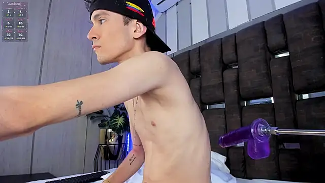 Snapshot of ValentinoMoreti chatting on September 26, 2025, 2:24 pm ValentinoMoreti online show from September 26, 2025, 2:24 pm