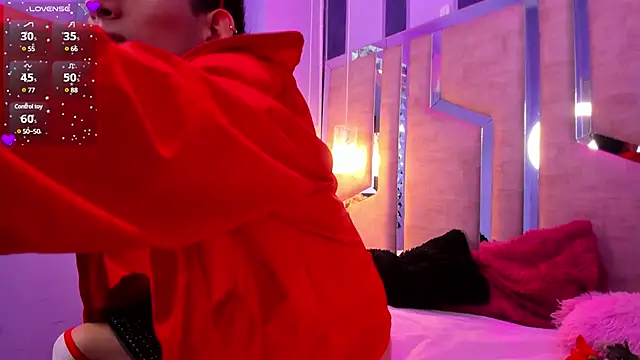 Snapshot of ValentinoMoreti chatting on March 21, 2025, 5:00 am ValentinoMoreti online show from March 21, 2025, 5:00 am