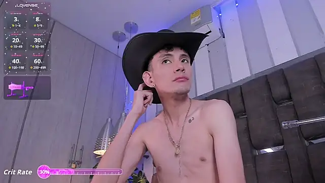 Snapshot of ValentinoMoreti chatting on October 6, 2025, 2:40 pm ValentinoMoreti online show from October 6, 2025, 2:40 pm