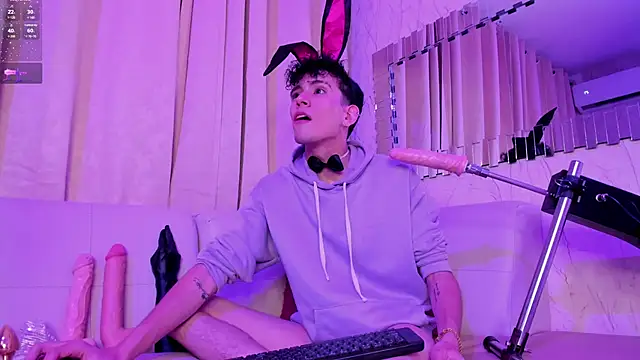 Snapshot of ValentinoMoreti chatting on March 10, 2025, 5:11 am ValentinoMoreti online show from March 10, 2025, 5:11 am