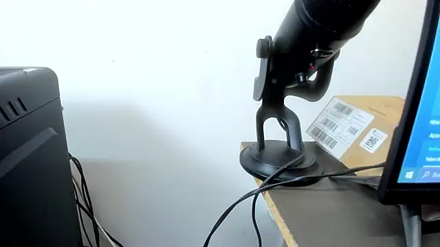 Snapshot of ava-am chatting on April 8, 2026, 3:30 am ava-am online show from April 8, 2026, 3:30 am