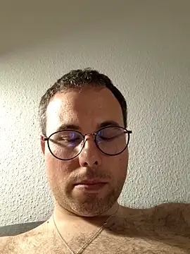 Simonudist online show from April 12, 2026, 7:17 pm