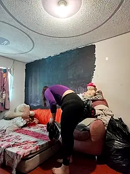 Snapshot of krolay16 chatting on October 13, 2025, 2:29 pm krolay16 online show from October 13, 2025, 2:29 pm