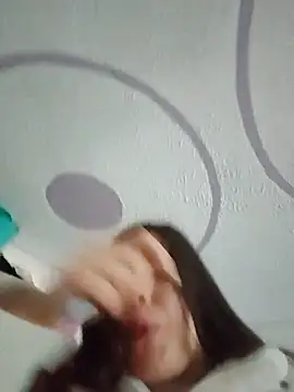 Snapshot of krolay16 chatting on November 24, 2025, 2:50 pm krolay16 online show from November 24, 2025, 2:50 pm