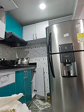 Snapshot of krolay16 chatting on October 29, 2025, 1:21 pm krolay16 online show from October 29, 2025, 1:21 pm