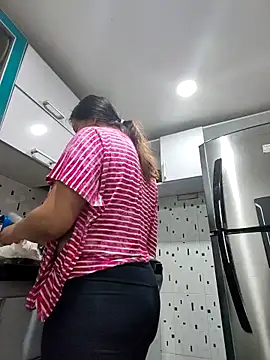 Snapshot of krolay16 chatting on October 21, 2025, 1:38 am krolay16 online show from October 21, 2025, 1:38 am