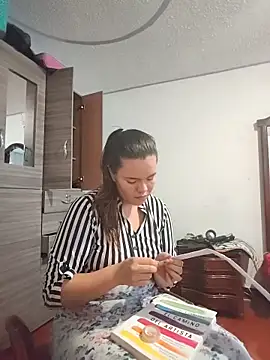 Snapshot of krolay16 chatting on November 21, 2025, 4:06 pm krolay16 online show from November 21, 2025, 4:06 pm