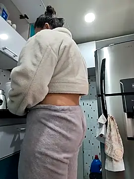 Snapshot of krolay16 chatting on October 1, 2025, 6:34 pm krolay16 online show from October 1, 2025, 6:34 pm