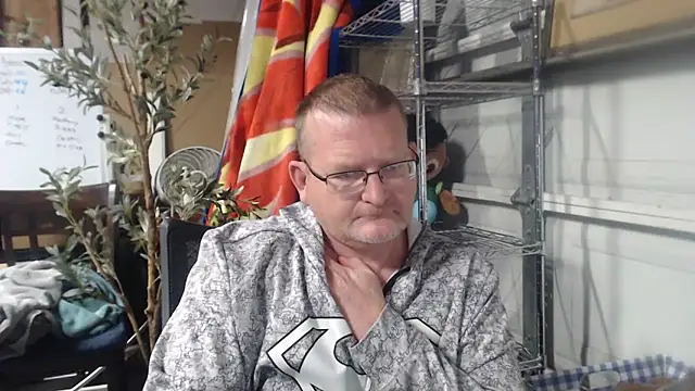 Snapshot of Randomoldguy615 chatting on March 15, 2025, 9:38 pm Randomoldguy615 online show from March 15, 2025, 9:38 pm