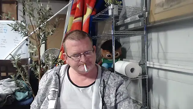 Snapshot of Randomoldguy615 chatting on March 9, 2025, 1:25 am Randomoldguy615 online show from March 9, 2025, 1:25 am