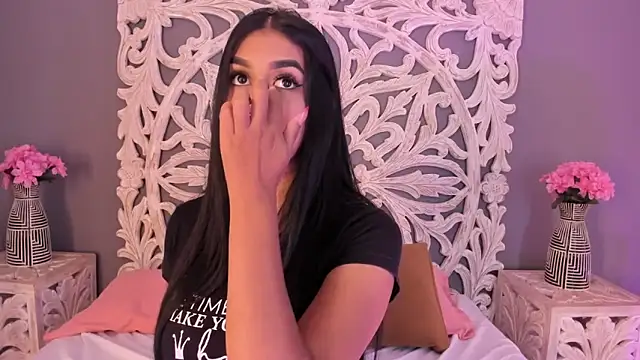 AnnieGibbyns online show from November 24, 2025, 8:53 pm