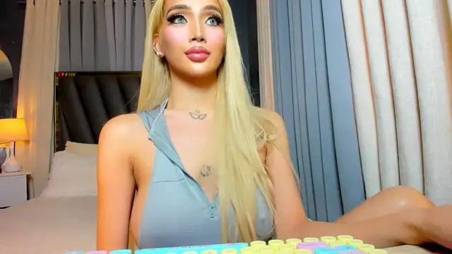 KylieSonique online show from May 12, 2026, 2:19 am