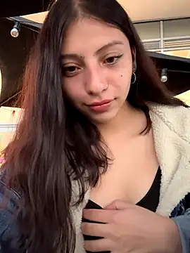 Snapshot of Dirty-Bunnyyy chatting on October 9, 2025, 10:21 pm Dirty-Bunnyyy online show from October 9, 2025, 10:21 pm
