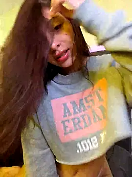 Snapshot of Dirty-Bunnyyy chatting on October 4, 2025, 8:54 pm Dirty-Bunnyyy online show from October 4, 2025, 8:54 pm