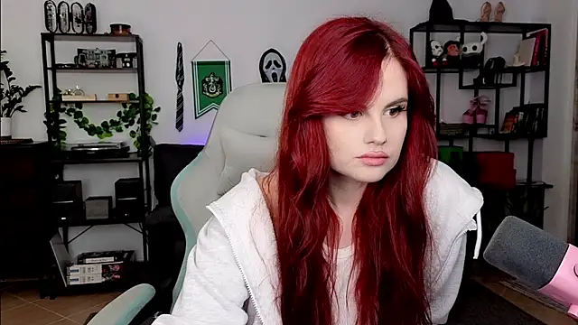 Snapshot of Della_Ideal chatting on March 23, 2026, 6:30 pm Della Ideal online show from March 23, 2026, 6:30 pm