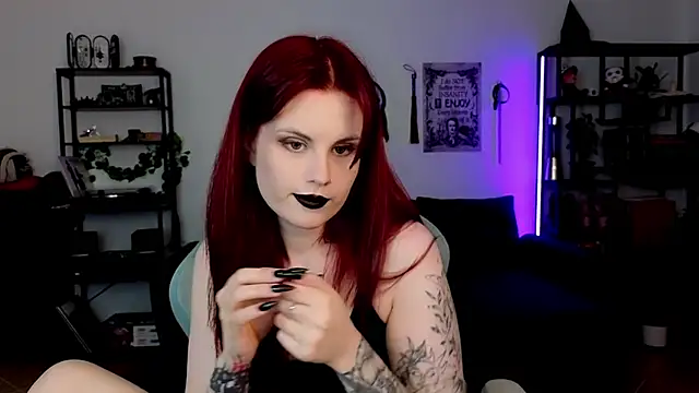 Snapshot of Della_Ideal chatting on July 18, 2026, 5:43 pm Della Ideal online show from July 18, 2026, 5:43 pm