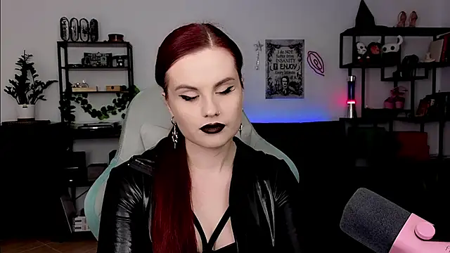 Snapshot of Della_Ideal chatting on March 24, 2026, 7:25 pm Della Ideal online show from March 24, 2026, 7:25 pm