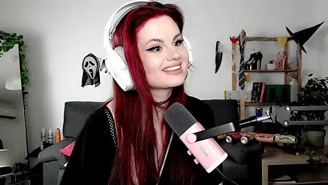 Della Ideal online show from October 19, 2025, 11:13 am