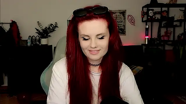 Snapshot of Della_Ideal chatting on March 2, 2026, 6:04 pm Della Ideal online show from March 2, 2026, 6:04 pm